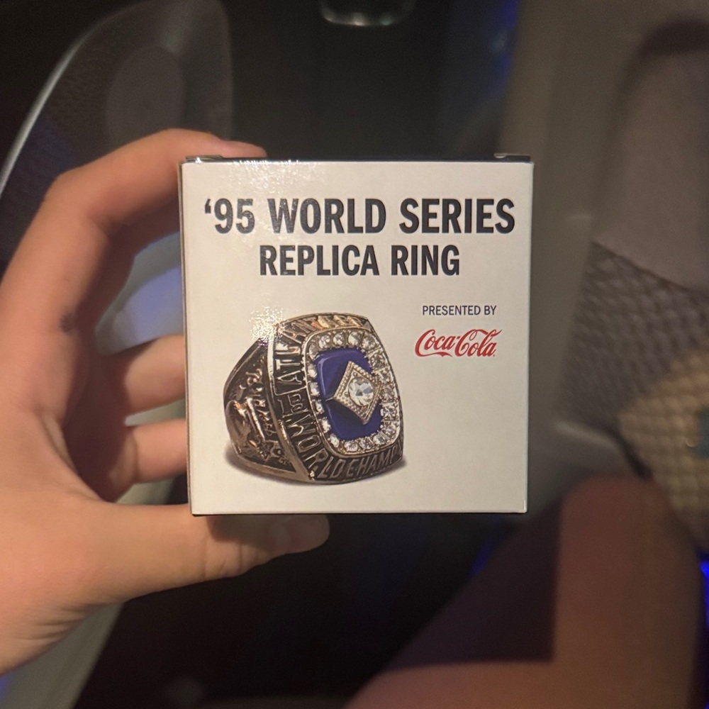 '95 Braves World Series Replica Ring
